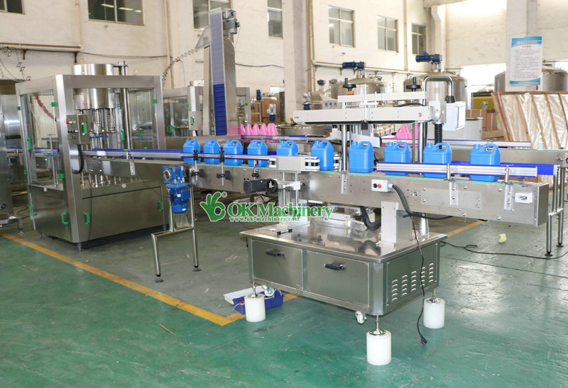 linear 4 heads oil bottle filling machine