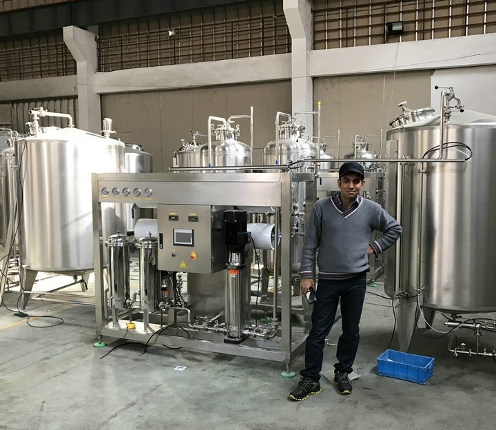 Iran's customers wine filling machine